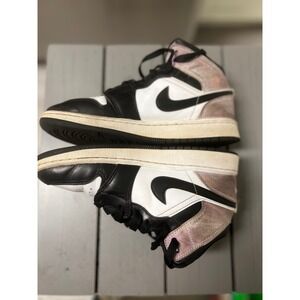 Kids boys 3.5 Nike Air Jordan 1 mid SE dm6215001‎